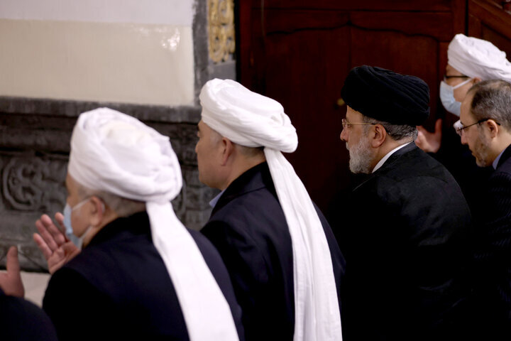 伊朗总统在北京历史悠久的东四清真寺发表讲话