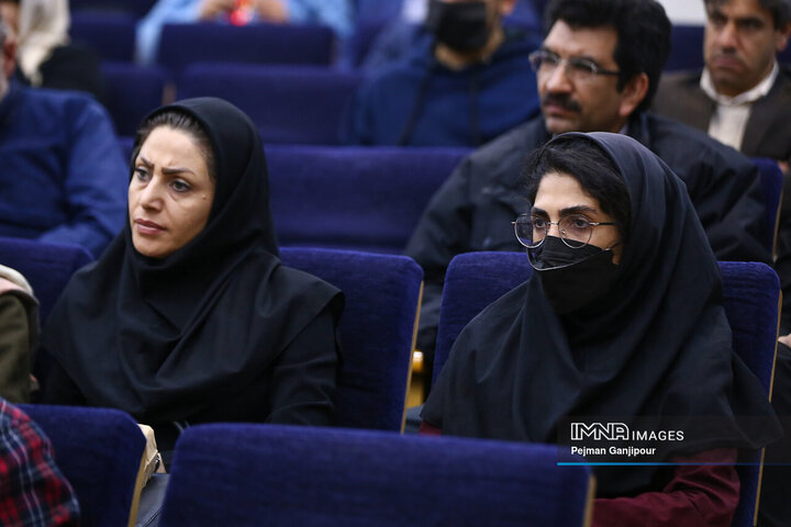 نشست آموزشی توجیهی ستاد خدمات سفر شهر اصفهان