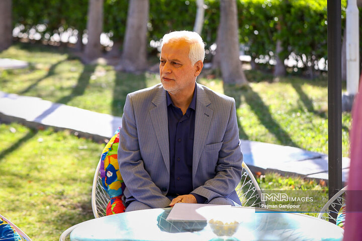 حضور شهردار اصفهان در برنامه زنده‌رود