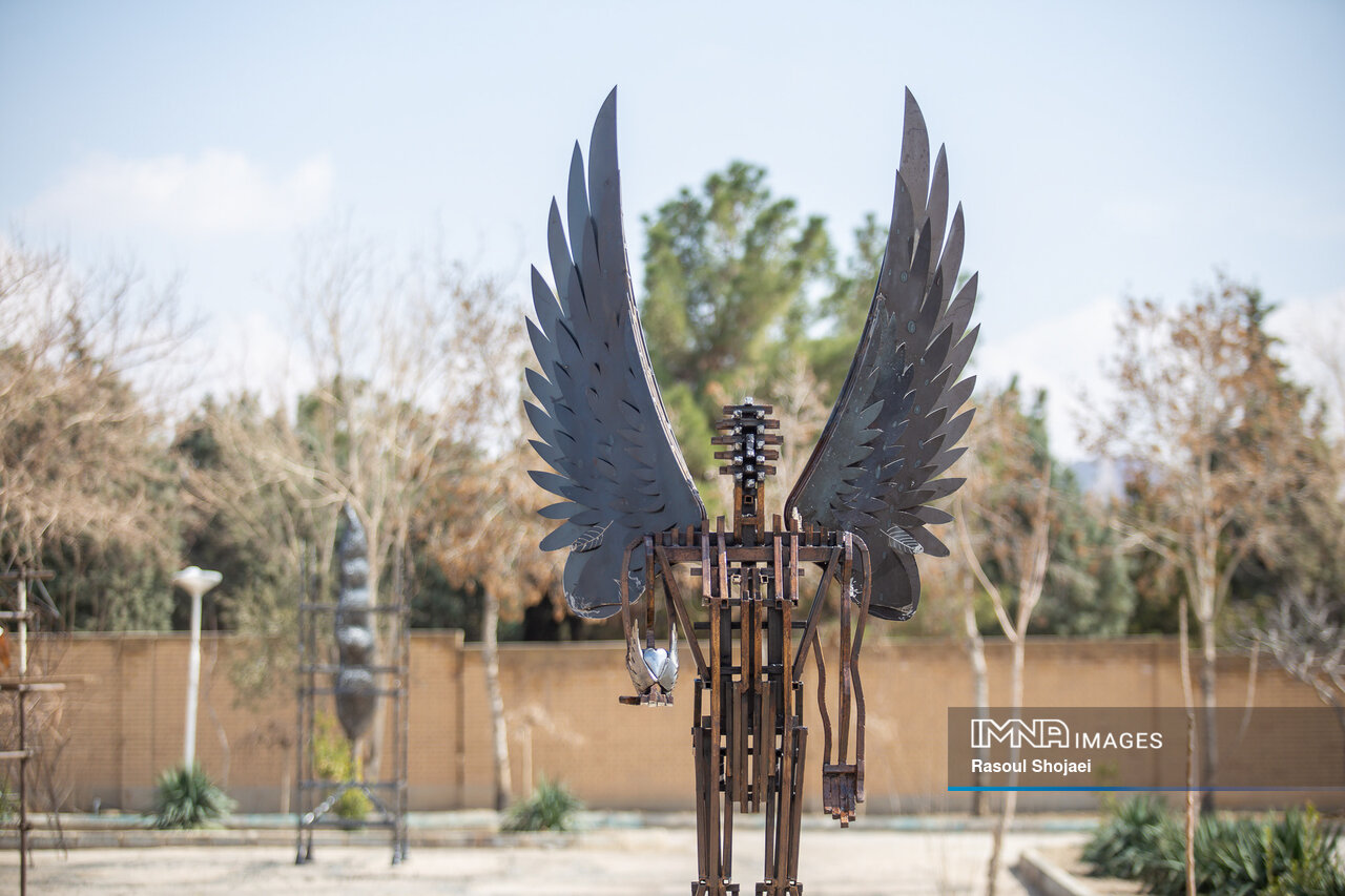 از ساخت تا نصب مجسمه‌های فلزی اصفهان
