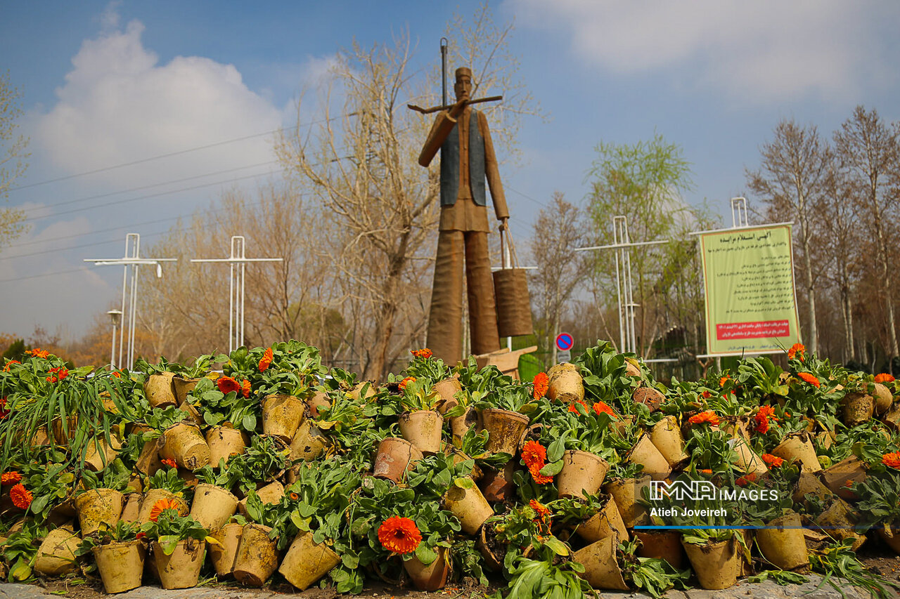 لحظه و دعای تحویل سال نو ۱۴۰۲ + رنگ نوروز، تقویم نجومی و حیوان