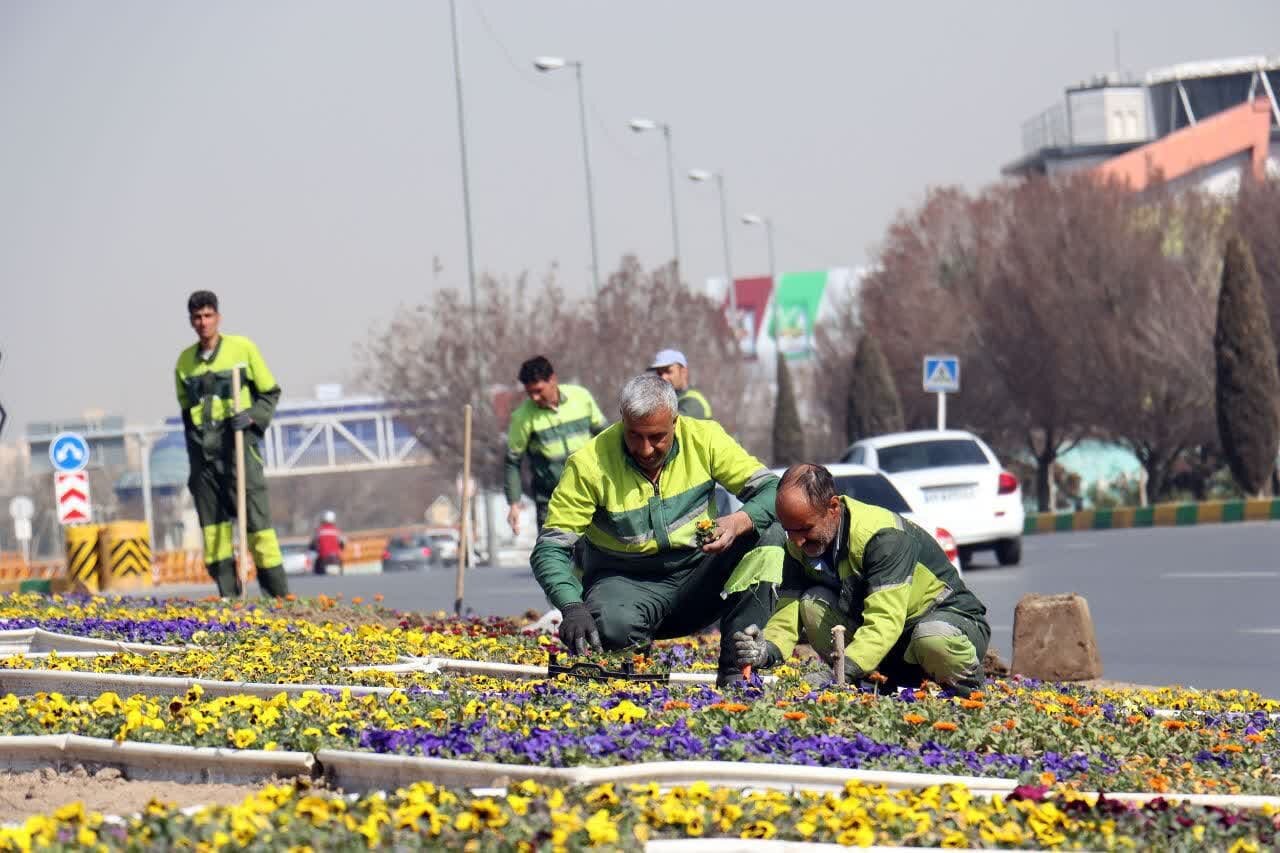 مشهد با جامه‌ای هزار رنگ به استقبال نوروز می‌رود