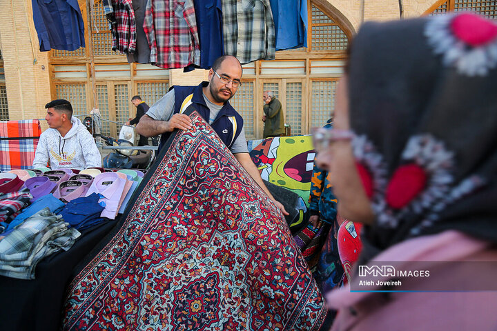 بازار دست‌فروشان در میدان امام علی(ع)