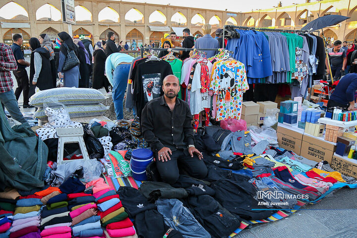 بازار دست‌فروشان در میدان امام علی(ع)