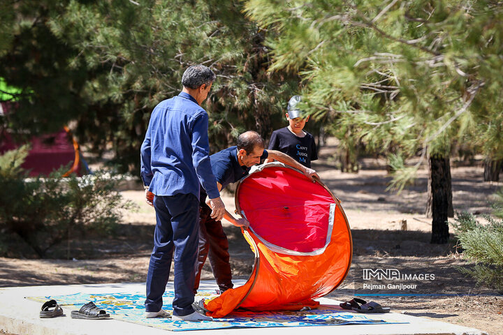 باغ فدک میزبان مسافران نوروزی