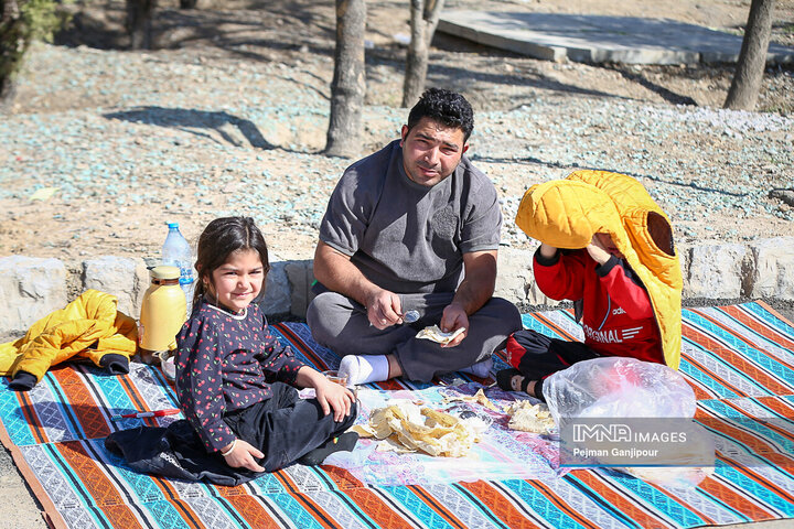 باغ فدک میزبان مسافران نوروزی