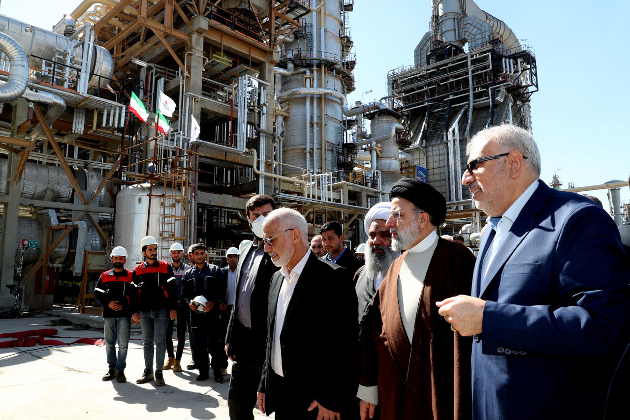 وزیر نفت: در ساخت پالایشگاه نفت و گاز خودکفا هستیم
