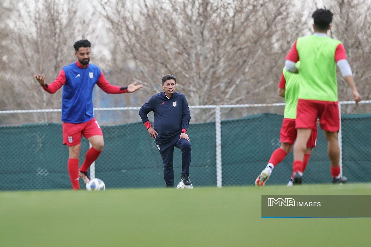 مهدی تاج: ملیپوشان با قلعهنویی همکاری کنند/بانوان ایرانی و روسی به ورزشگاه آزادی میآیند