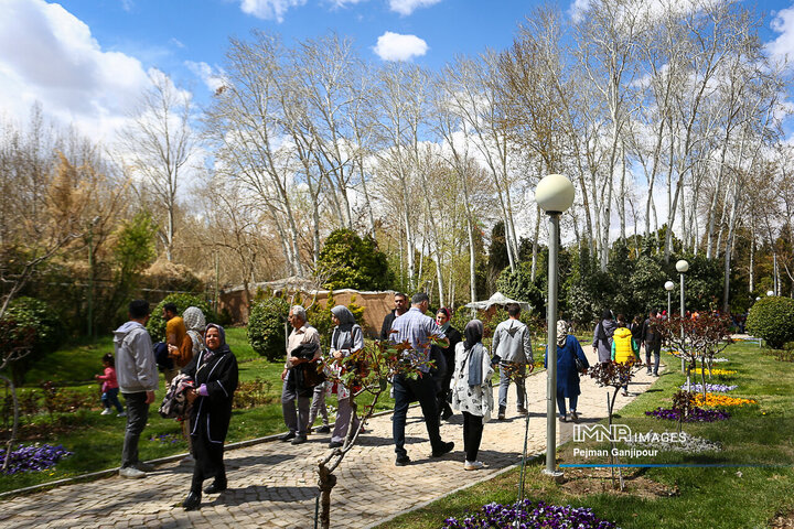 افزایش ۳.۵ برابری بازدیدکنندگان از باغ گل‌ها/ اسکان ۶۳ هزار مسافر طی ۷ شب در اصفهان