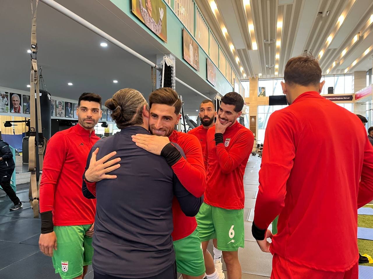 استقبال لژیونرها از هافبک سابق تیم ملی! + عکس