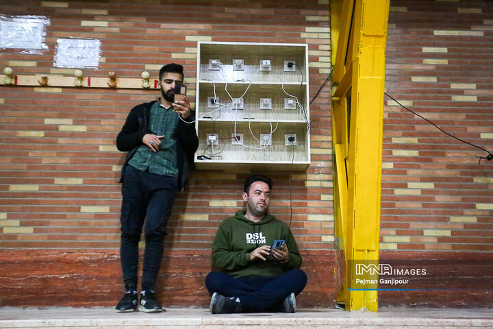 اسکان موقت مسافران نوروزی در ورزشگاه‌ها و سالن‌های ورزشی شهر اصفهان