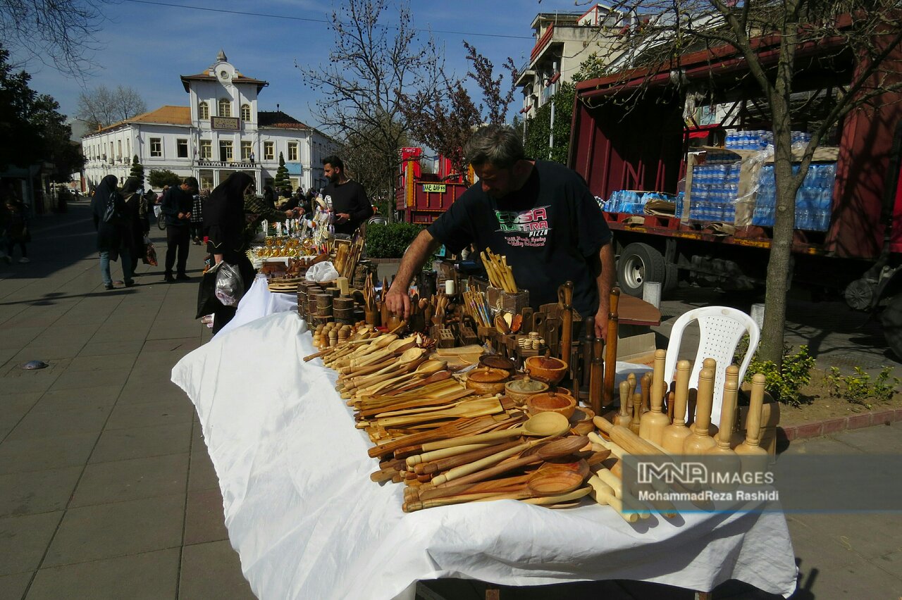 حالوهوای نوروز در پیادهراه رشت