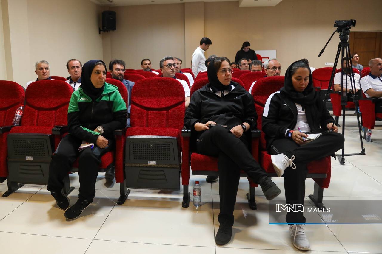 برگزاری دوره دانش‌افزایی مدرسان مربیگری فوتبال در تبریز 