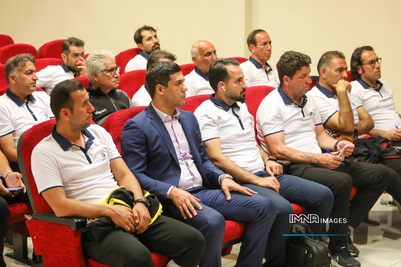 برگزاری دوره دانشافزایی مدرسان مربیگری فوتبال در تبریز