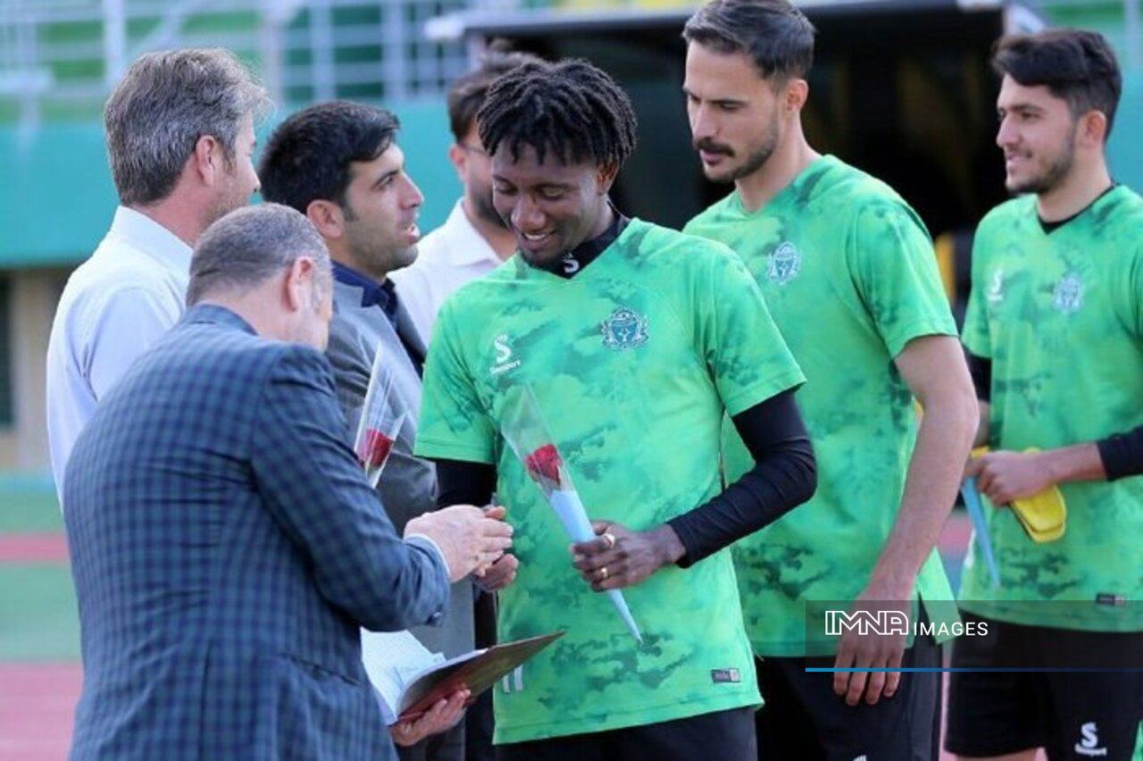 هانسل زاپاتا به تمرینات آلومینیوم بازگشت