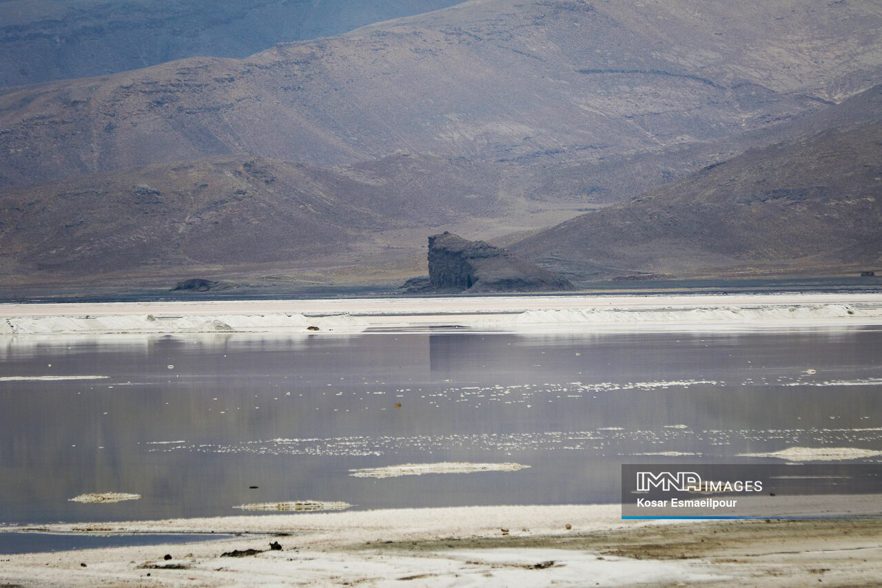 Iran’s famous salt-water lake to be restored