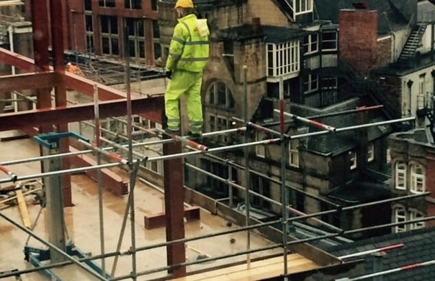 مقابله با داربستها در پیادهروهای نیویورک