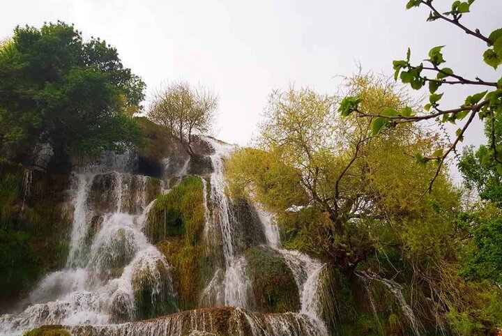 آبشار نیاسر در صدر بازدیدها از جاذبه‌های گردشگری توابع کاشان