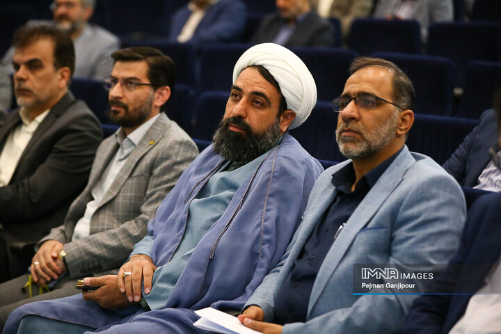 جلسه ستاد دائمی خدمات سفر شهر اصفهان