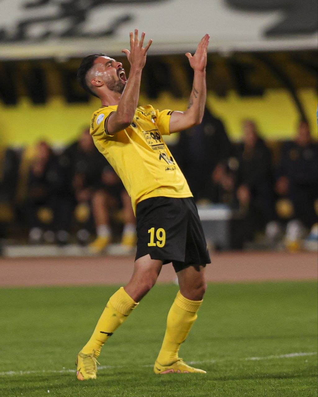 جای یک گل در نقش جهان خالی ماند! + عکس