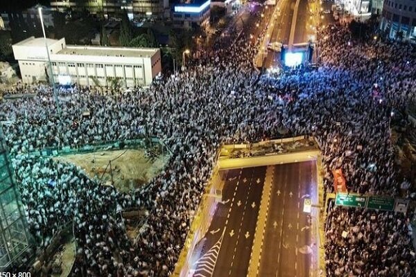 ۴۵۰ هزارنفر سقوط نتانیاهو را فریاد زدند / نصف جمعیت تل‌آویو در خیابان