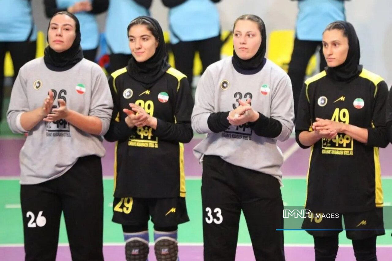 تنها هندبالیستی هستم که سال گذشته در ۶ تورنمنت بینالمللی بازی کردم/ در ایران فقط سپاهان!