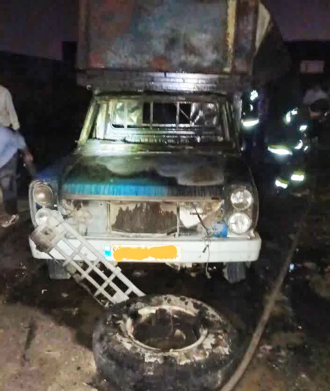 حریق نیمه گسترده انبار ضایعات پلاستیک + جزئیات