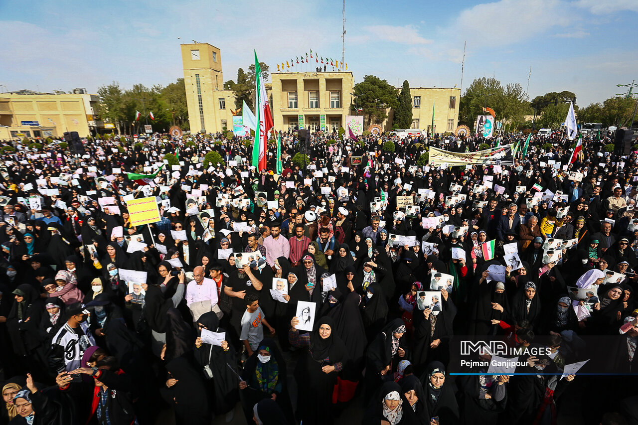 اینجا ایرانه؛دخترا ستاره میسازند/ نسل پای کارِ انقلاب