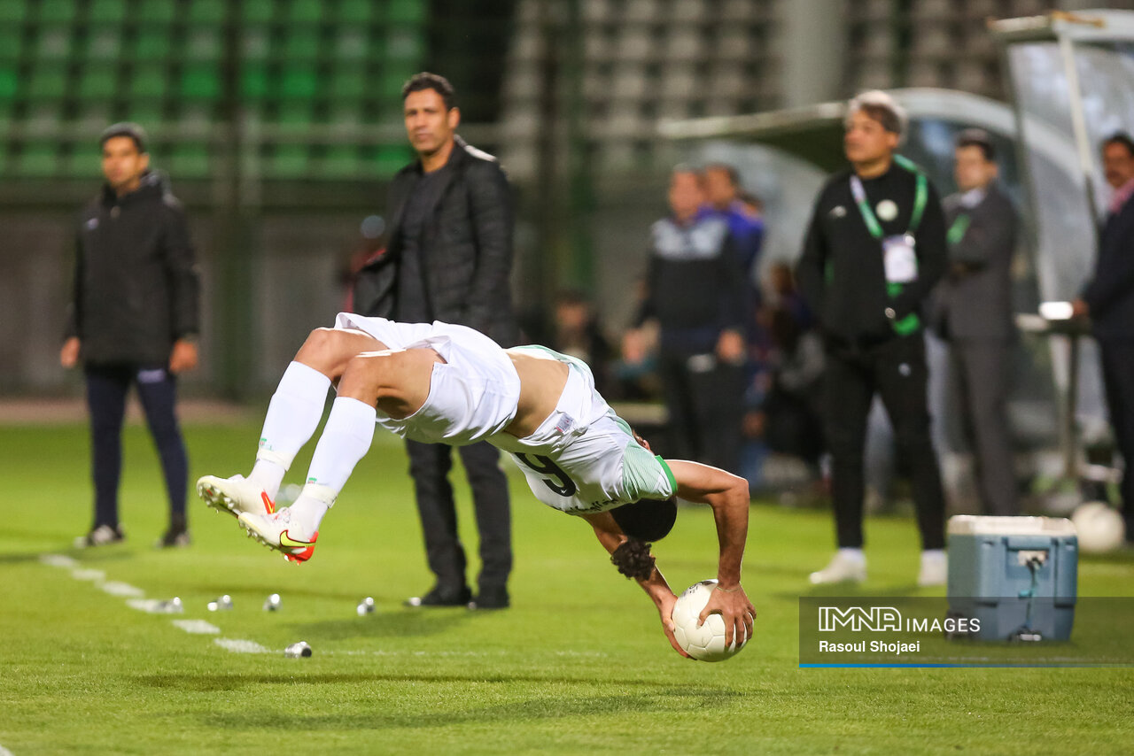 چه کسی بهترین گزینه برای هدایت ذوب آهن است؟