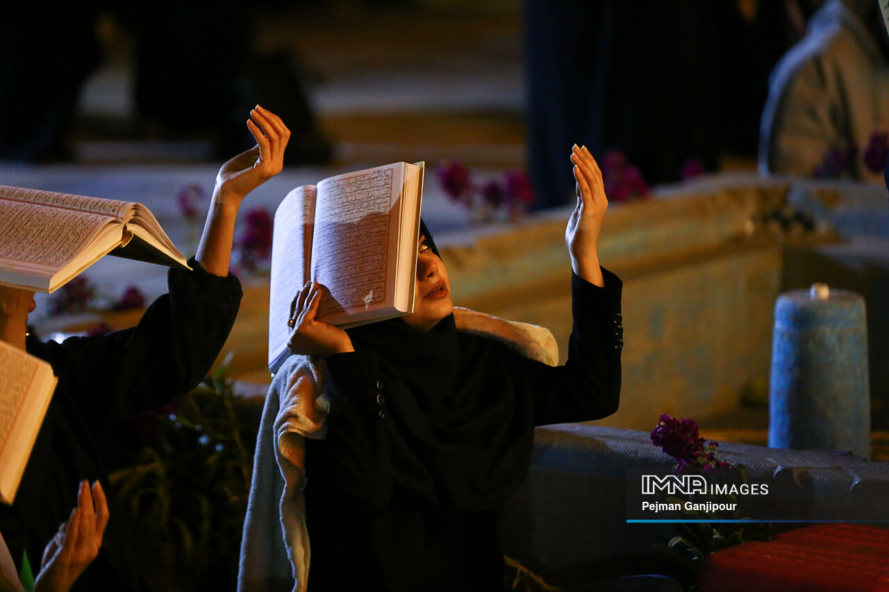 احیای شب نوزدهم ماه رمضان در تخت فولاد اصفهان