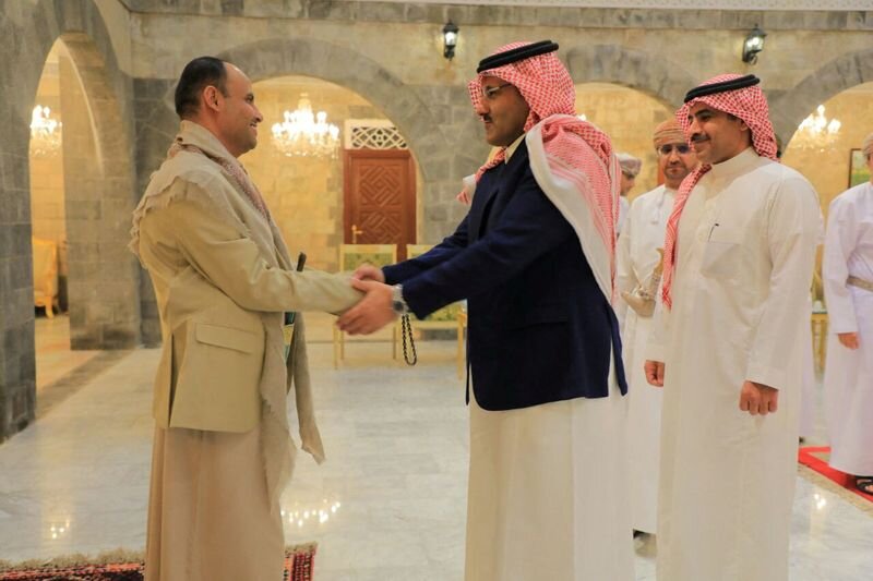  Omani, Saudi representatives have arrived in Sana'a for peace talks