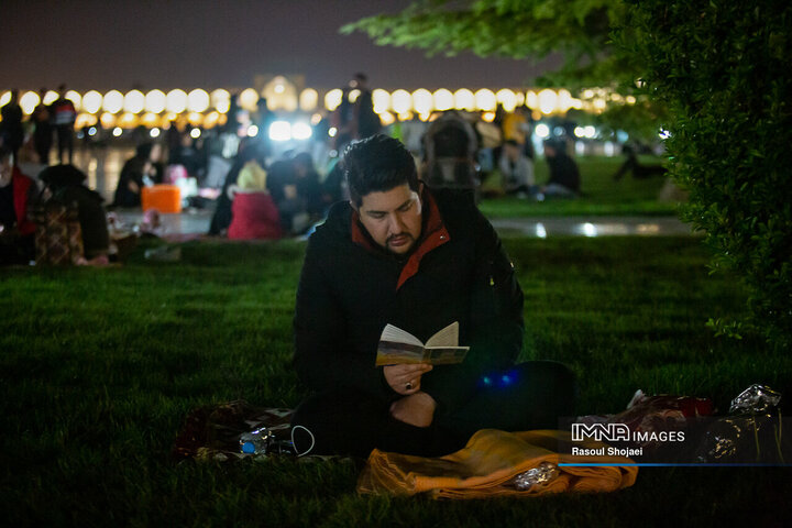 شب زنده‌داران قدر در میدان امام(ره) اصفهان