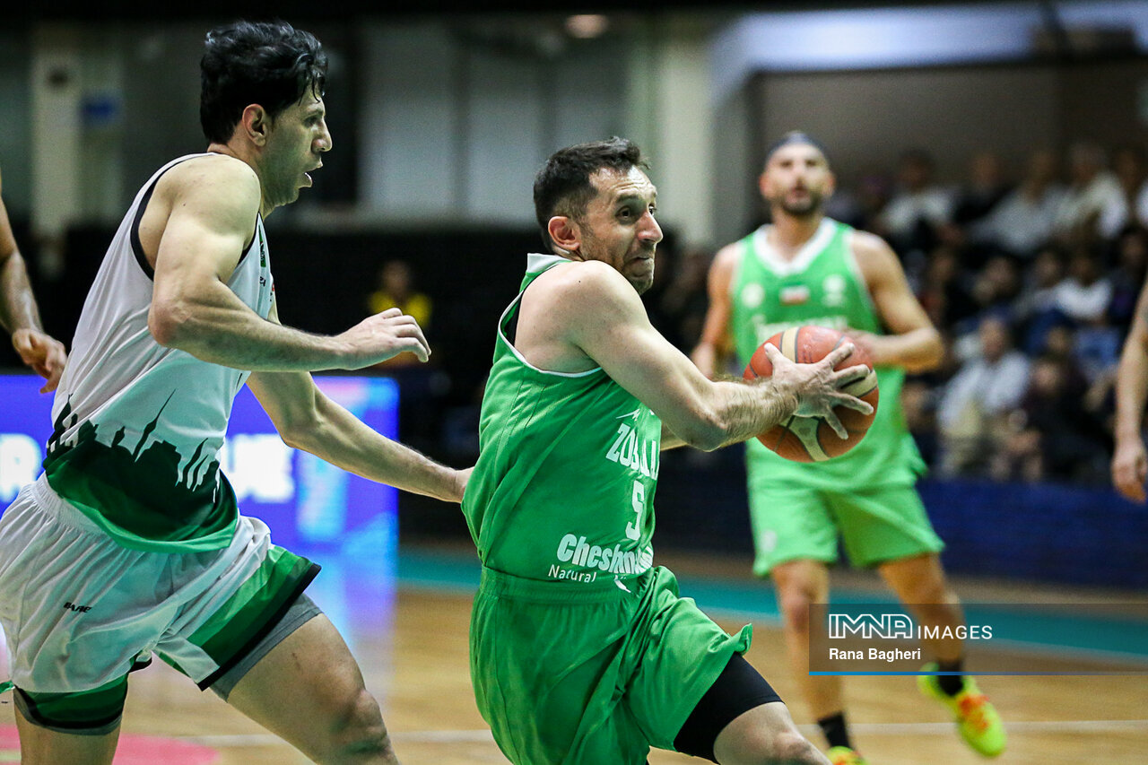 فشردگی مسابقات به ذوبآهن ضربه زد/ به فینال غرب آسیا فکر میکنیم!