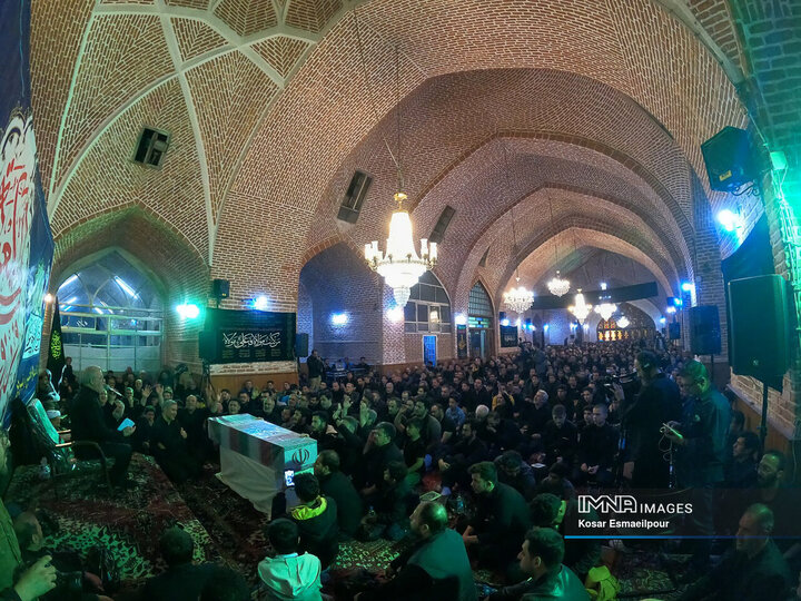 مراسم احیای شب بیست‌و‌سوم ماه رمضان در مسجد جامع تبریز