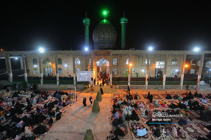 احیای شب بیست و سوم ماه رمضان در آستان مقدس امامزاده عزالدین محمد(ع) مبارکه