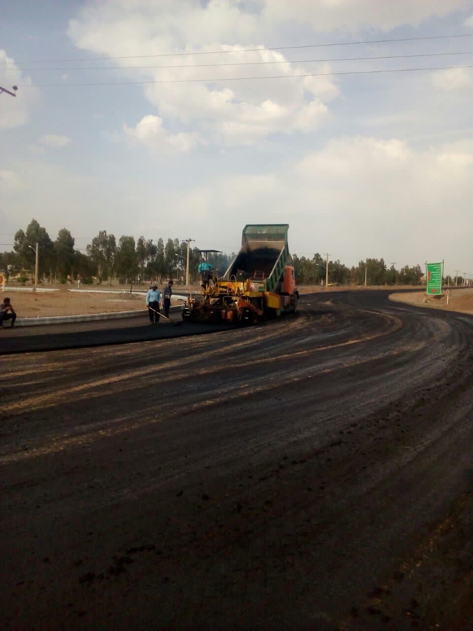 آغاز بهسازی روکش آسفالت محور زواره-شهراب