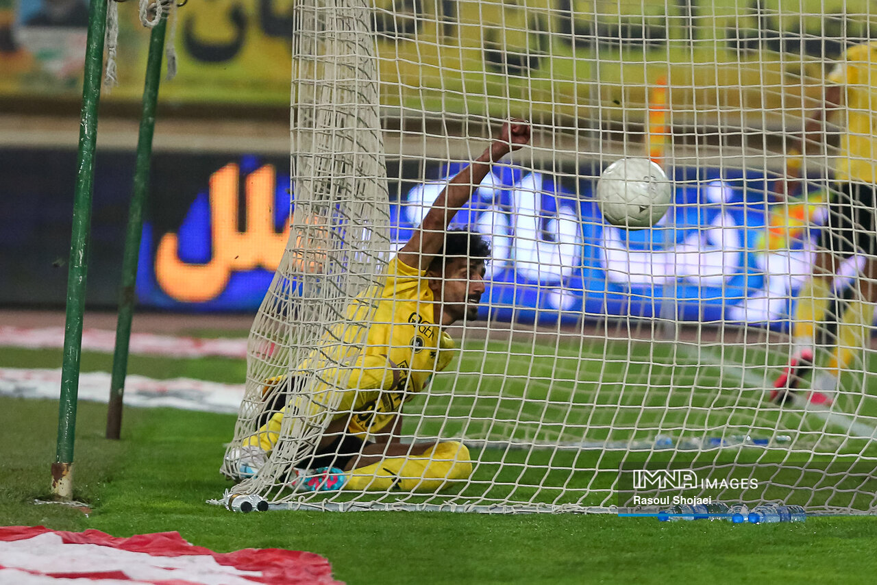 شب هیجان انگیز مورایس در نقش جهان/ شهرآورد کرمان در ایستگاه ۲۷!