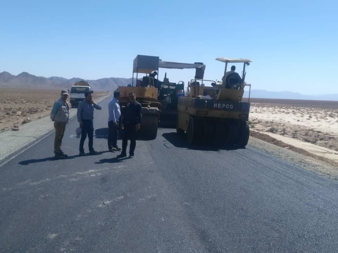 آغاز عملیات آسفالت محور دهق-میمه