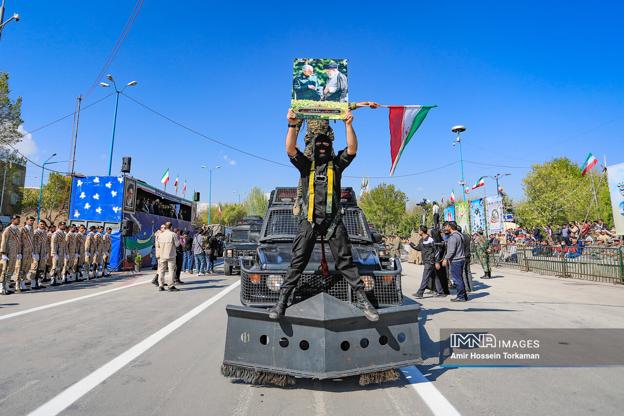 رژه روز ارتش در همدان