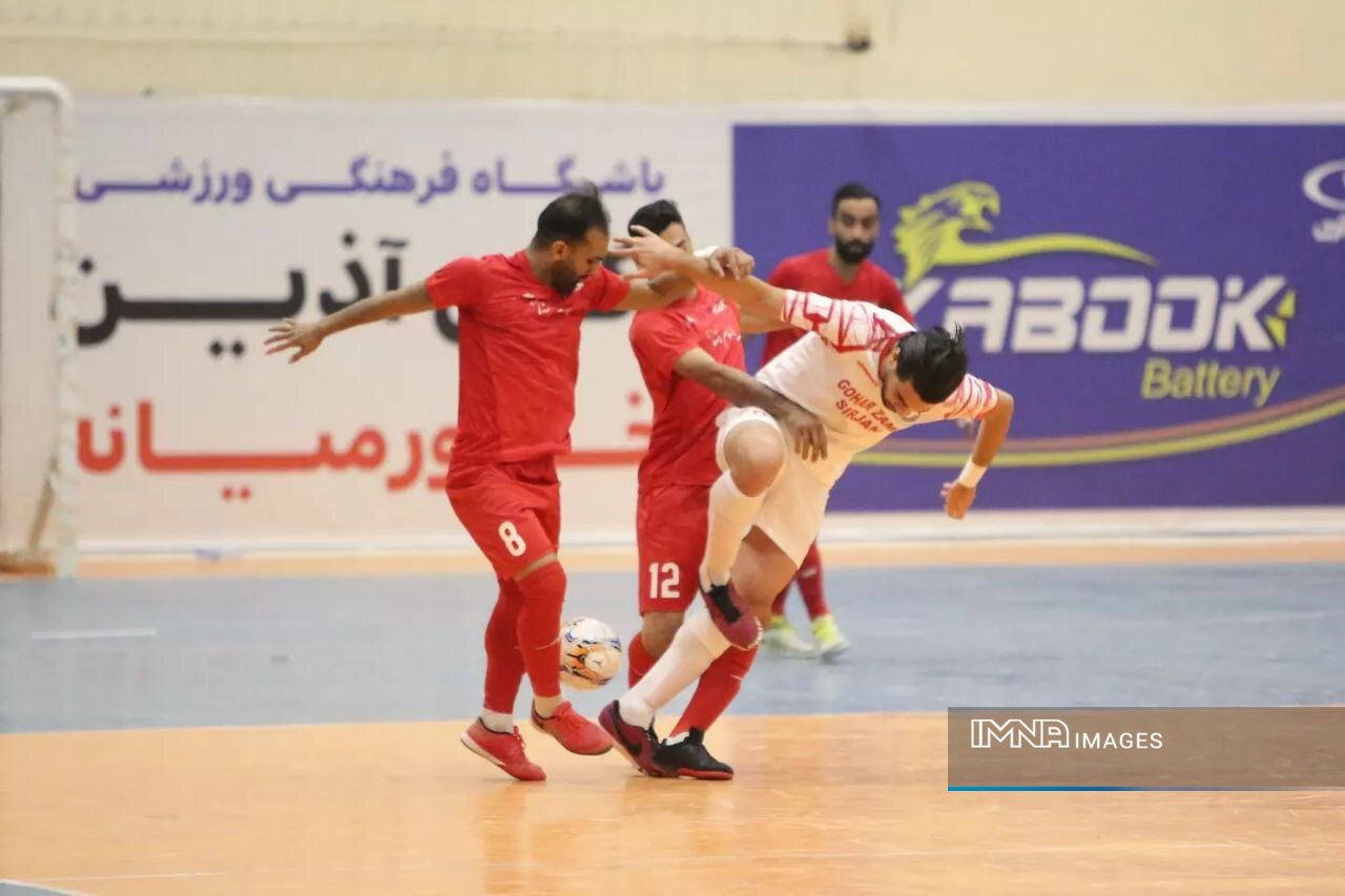 انحلال گهر زمین هنوز قطعی نیست/ از تاج، شمسایی و قلعهنویی کمک میخواهم!