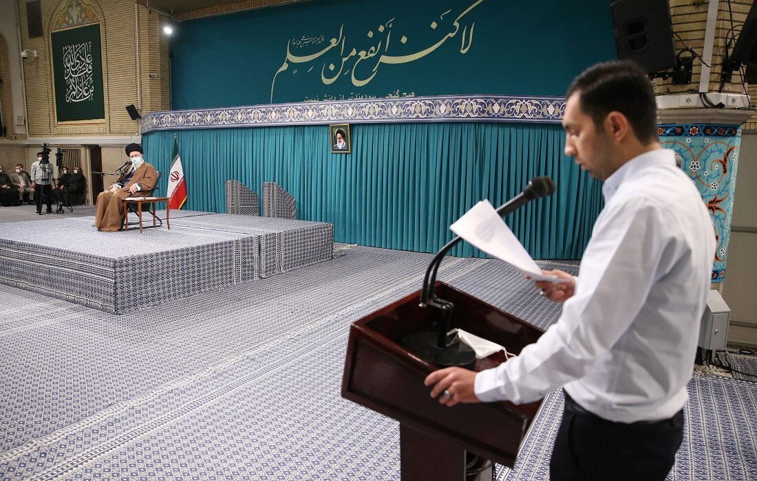 فضای عجیبی را برای اولین بار در دیدار با آقا تجربه کردم/ صحبتها پختهتر و جدیتر بود