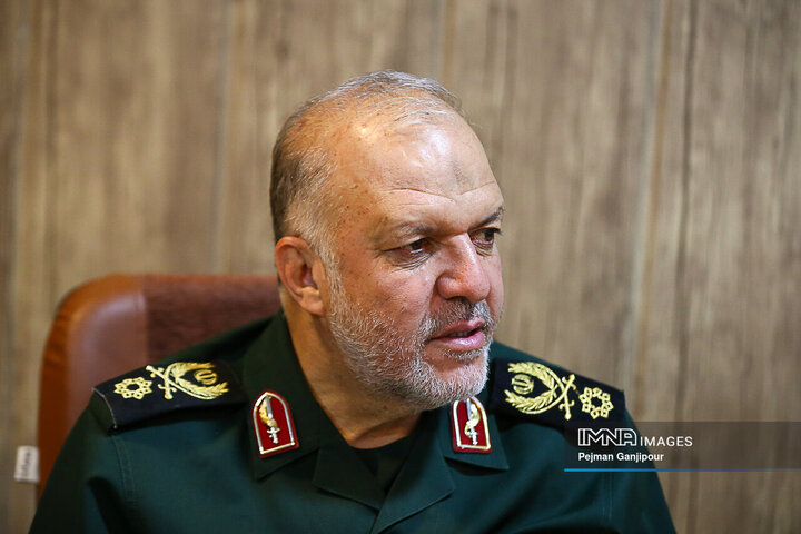 وحدت ملی و ولایت فقیه رمز بقا و پیروزی جمهوری اسلامی است