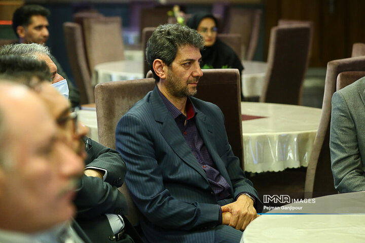 آیین تجلیل از اعضای کمیته‌های کارشناسی و کمیسیون ماده ۵ استان اصفهان