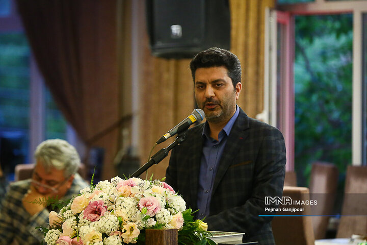 آیین تجلیل از اعضای کمیته‌های کارشناسی و کمیسیون ماده ۵ استان اصفهان