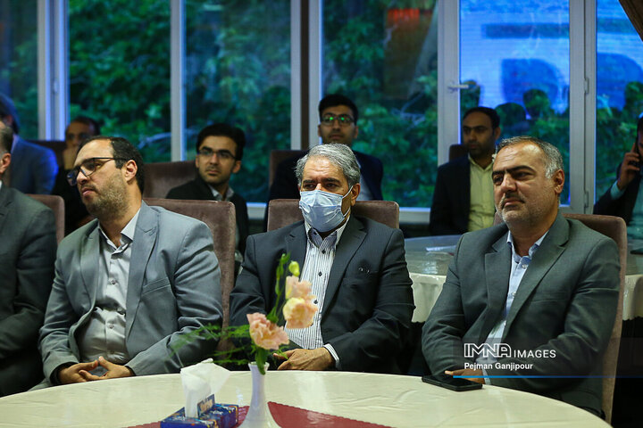 آیین تجلیل از اعضای کمیته‌های کارشناسی و کمیسیون ماده ۵ استان اصفهان