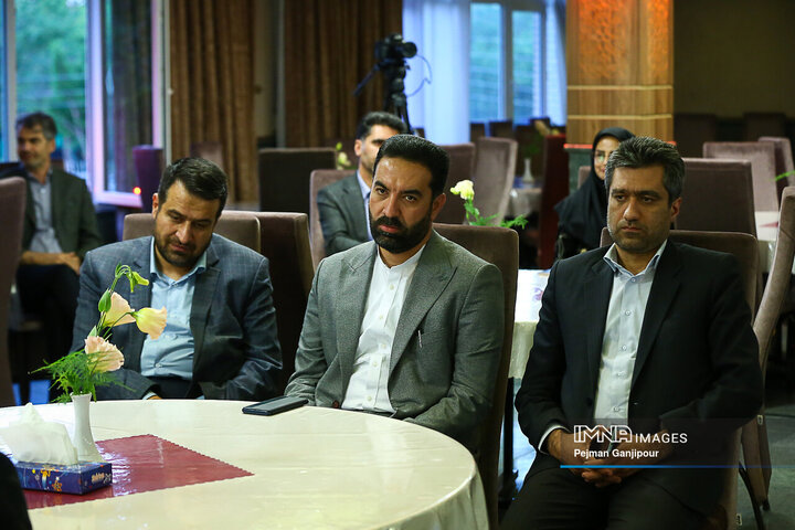 آیین تجلیل از اعضای کمیته‌های کارشناسی و کمیسیون ماده ۵ استان اصفهان