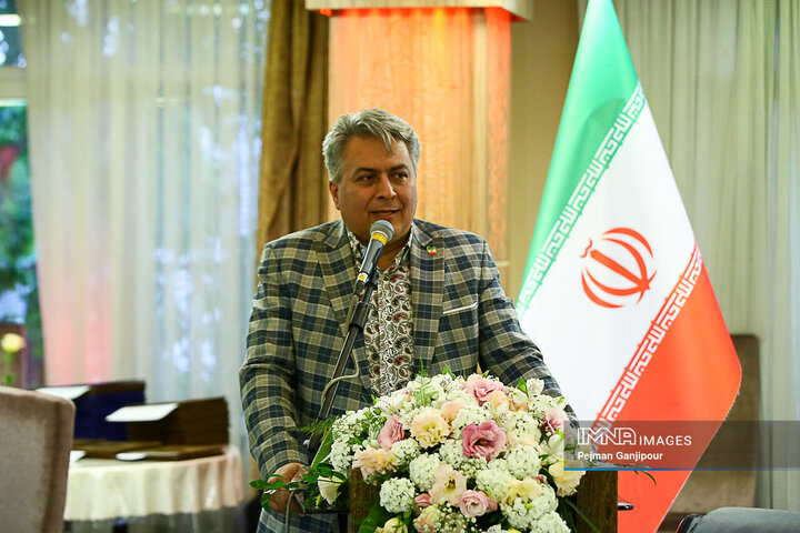 آیین تجلیل از اعضای کمیته‌های کارشناسی و کمیسیون ماده ۵ استان اصفهان