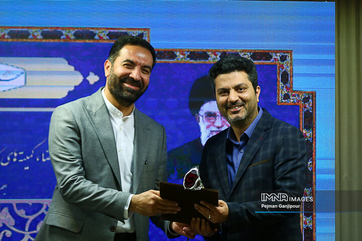 آیین تجلیل از اعضای کمیته‌های کارشناسی و کمیسیون ماده ۵ استان اصفهان