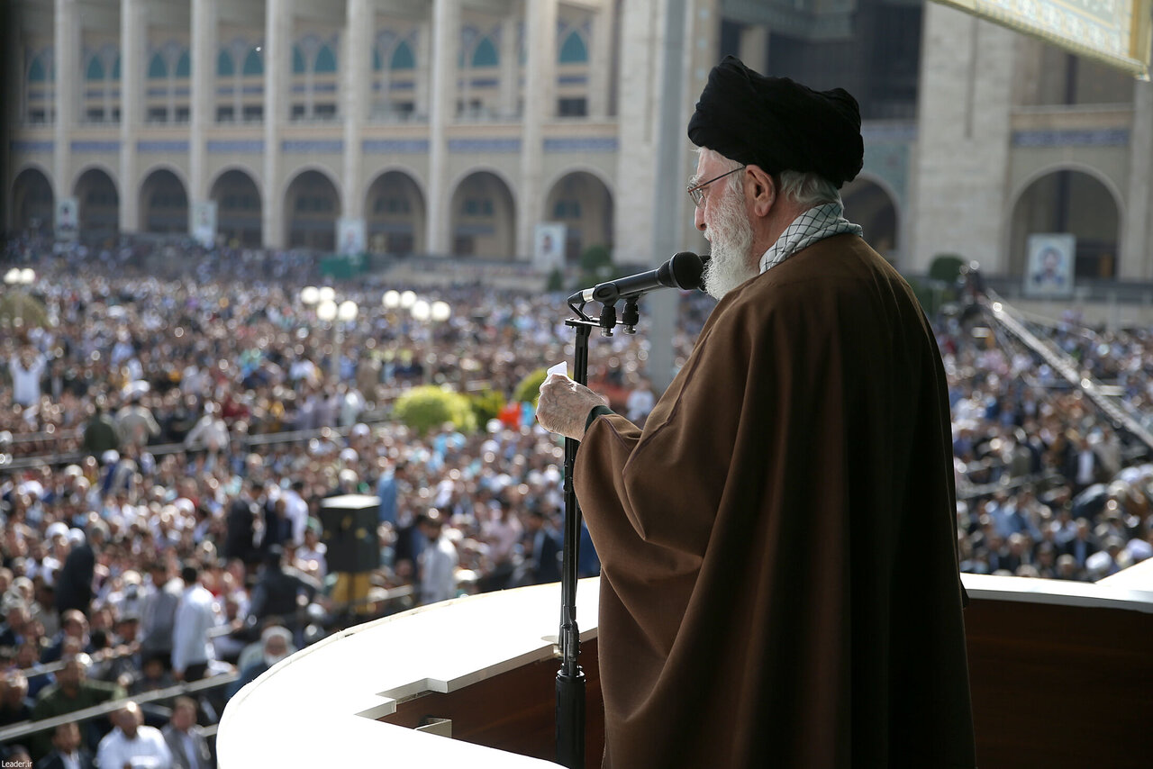بیانات رهبر انقلاب در خطبه‌های نماز عید فطر