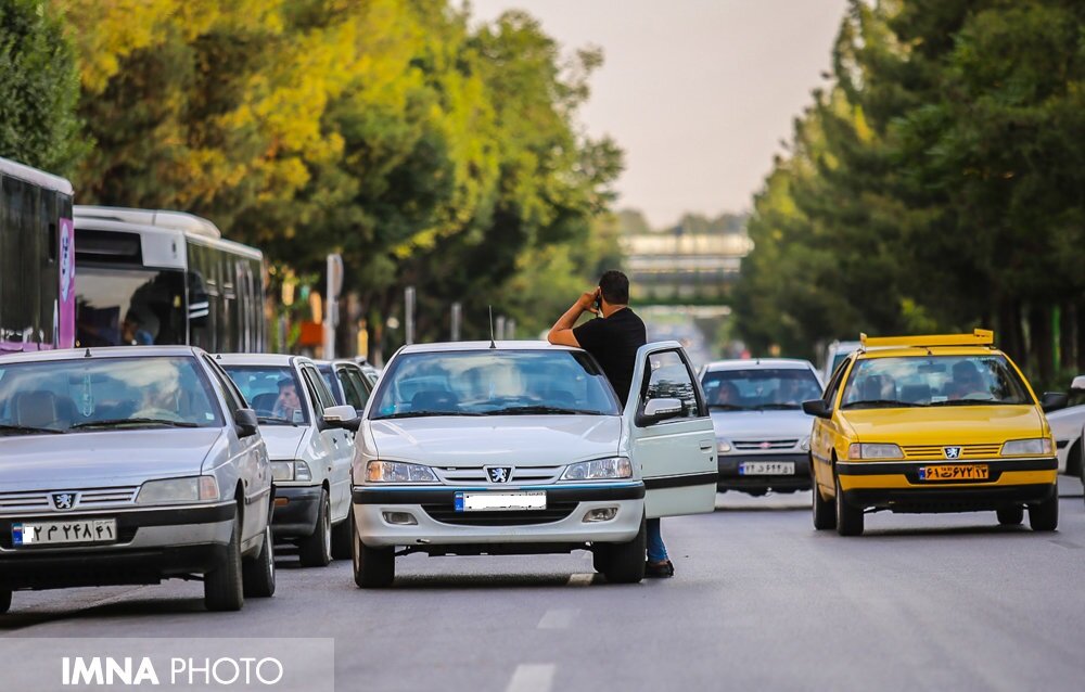 توقف و پارک دوبل در هر صورت ممنوع است + مبلغ جریمه پارک دوبل